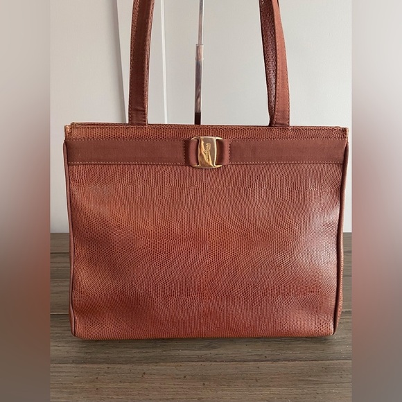 VGUC, Salvatore Ferragamo Vara, Lizard Embossed, Brown Leather Tote. Authentic - Picture 11 of 13